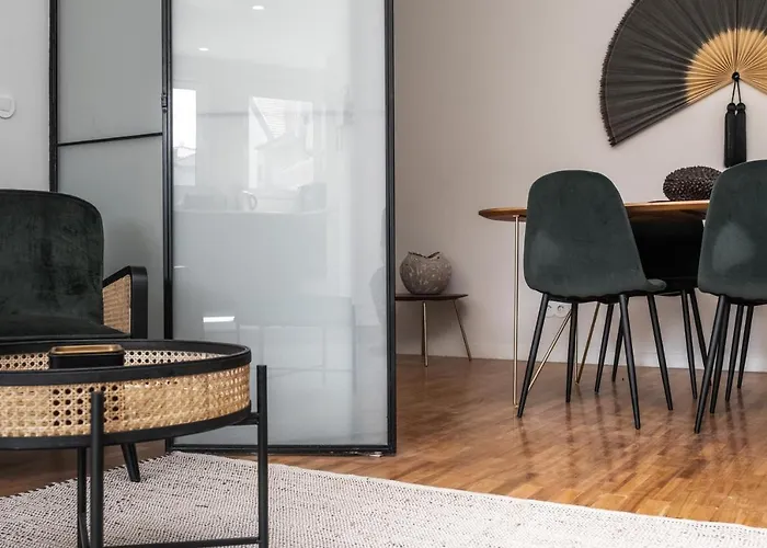 Апартаменты Nomad's By Sta Catarina Flats - 3bed