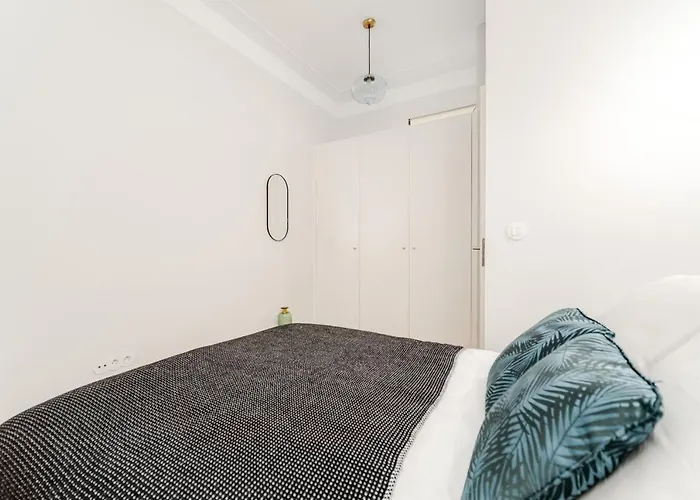 Nomad's By Sta Catarina Flats - 3bed Порту