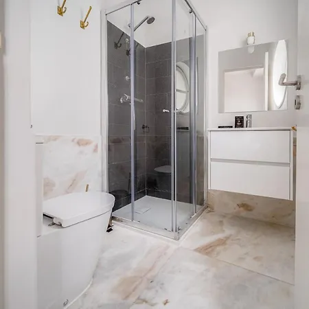 Nomad's By Sta Catarina Flats - 3bed *