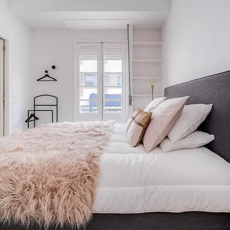 Апартаменты Nomad's By Sta Catarina Flats - 3bed Порту