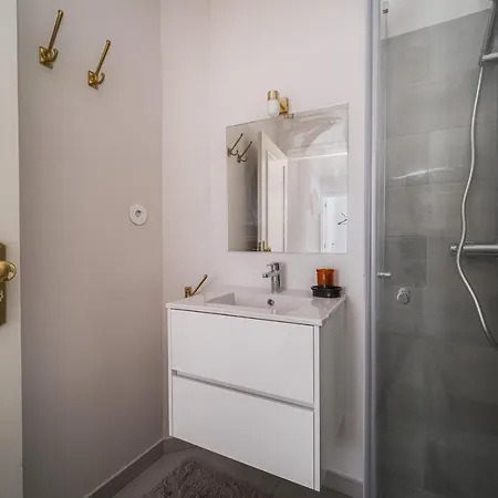 Nomad's By Sta Catarina Flats - 3bed Апартаменты